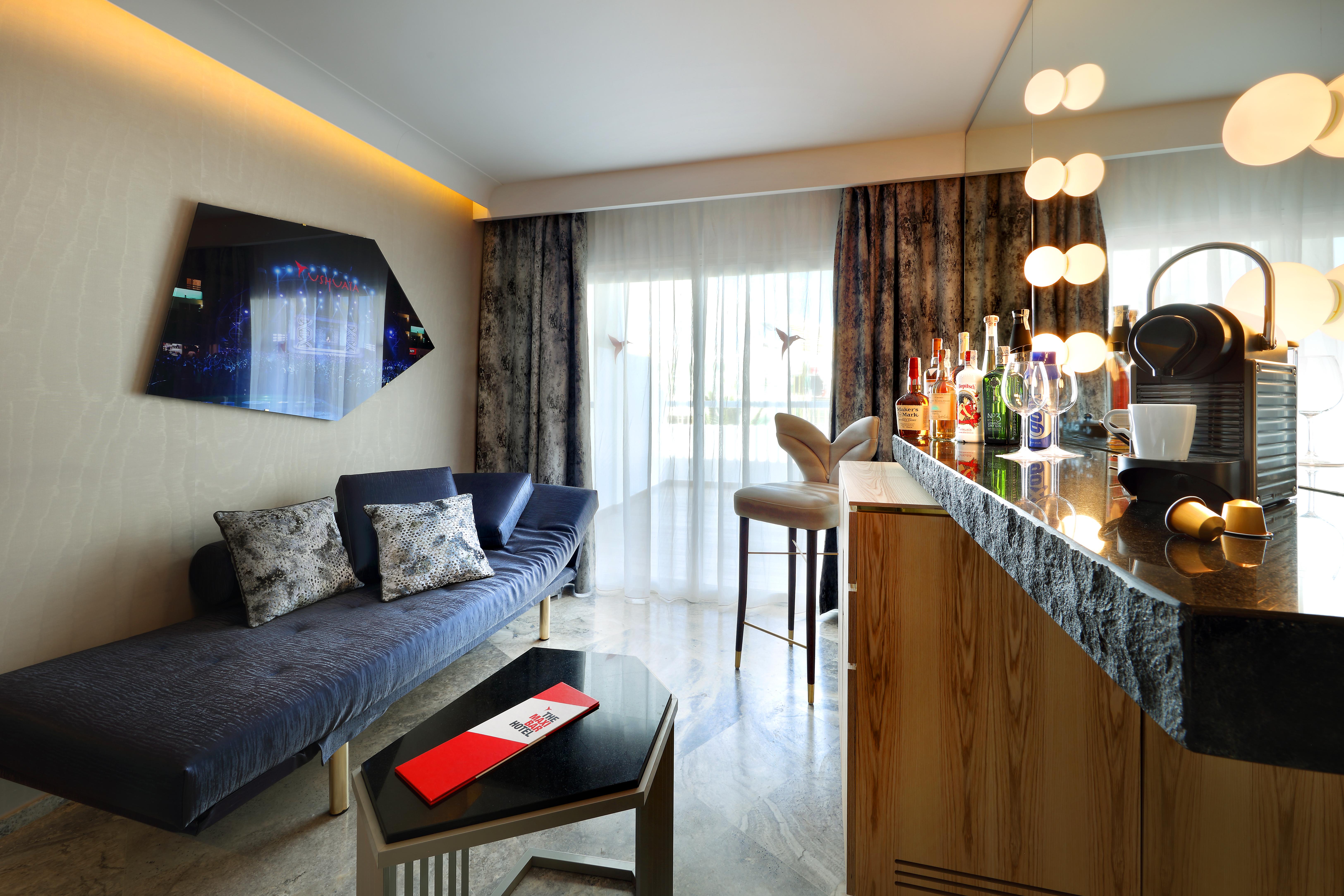The Unexpected Ibiza Hotel - Ushuaia Club Entrance Included (Adults Only) Playa d'en Bossa Esterno foto A typical studio apartment