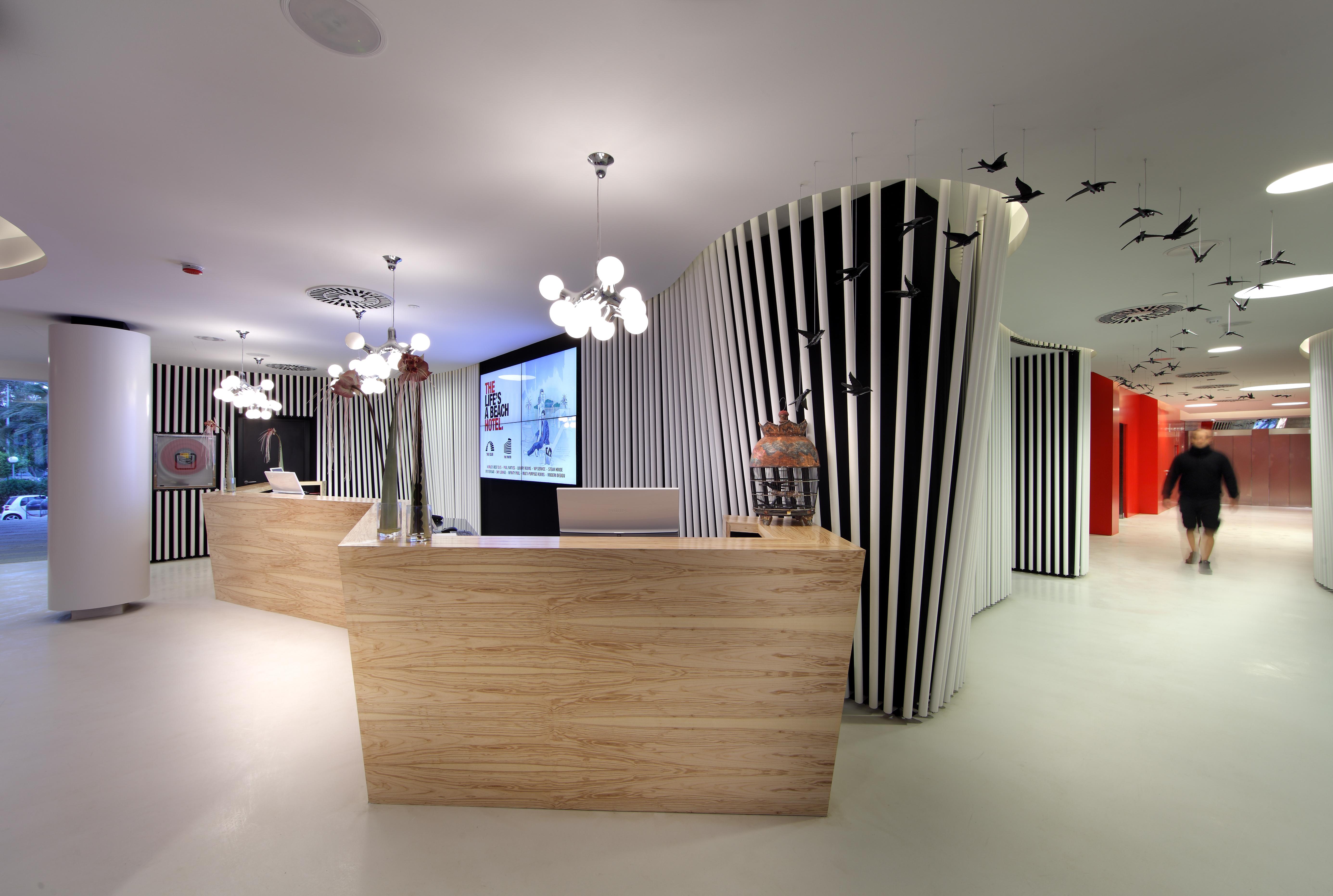 The Unexpected Ibiza Hotel - Ushuaia Club Entrance Included (Adults Only) Playa d'en Bossa Esterno foto Reception