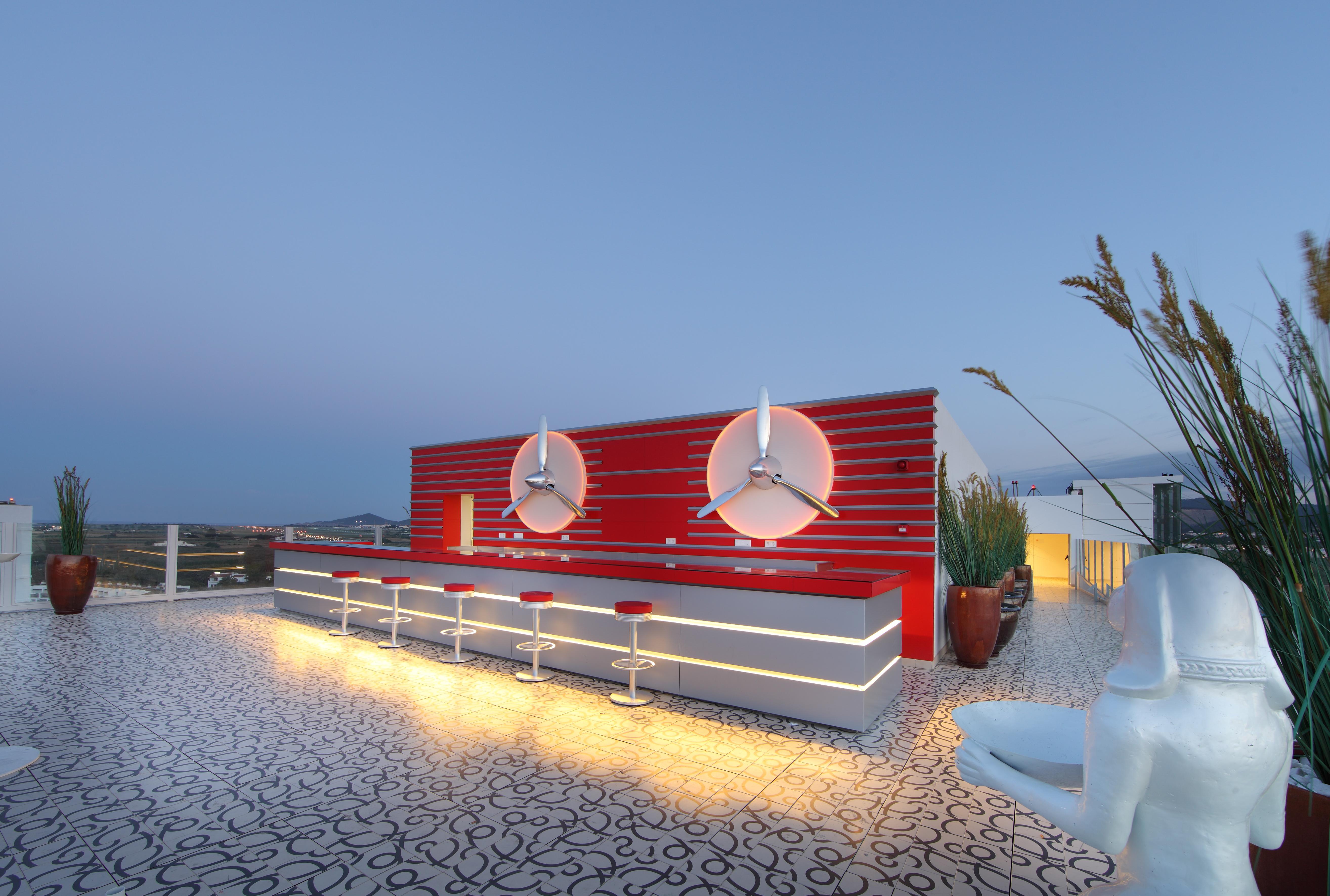 The Unexpected Ibiza Hotel - Ushuaia Club Entrance Included (Adults Only) Playa d'en Bossa Esterno foto Rooftop bar