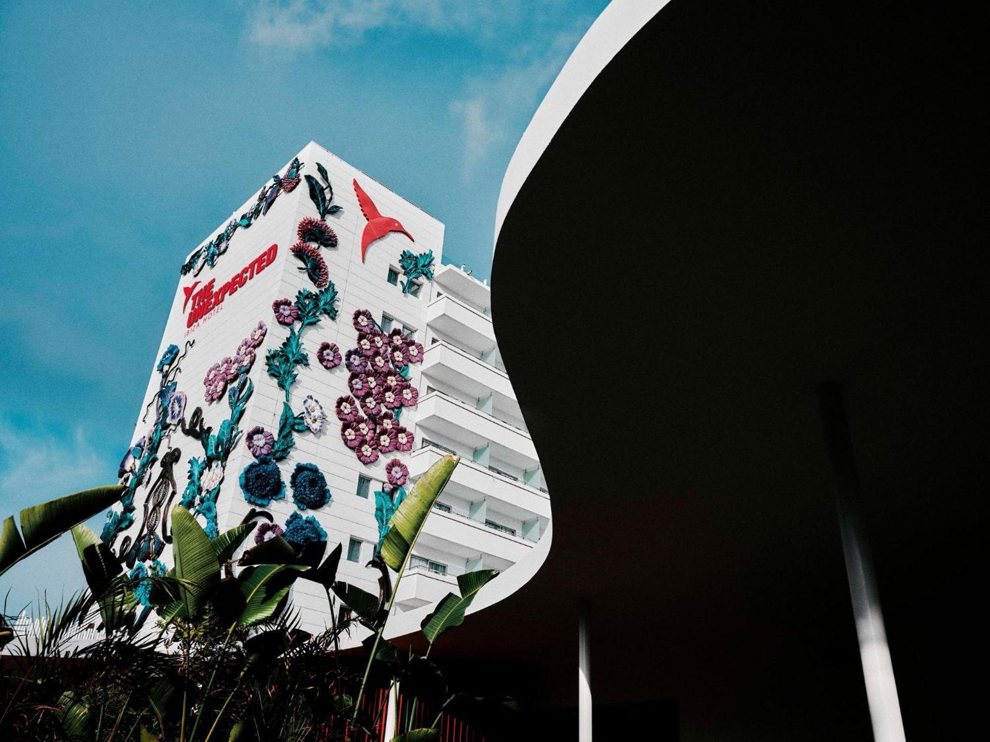The Unexpected Ibiza Hotel - Ushuaia Club Entrance Included (Adults Only) Playa d'en Bossa Esterno foto The building of the National Museum of the Czech Republic